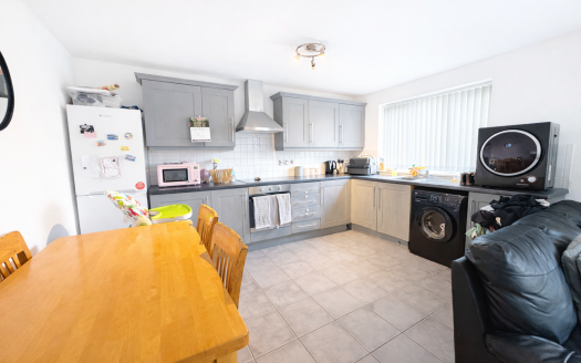 The Quays, L40