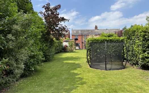 Brick Kiln Lane, L40