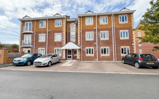 The Quays, L40