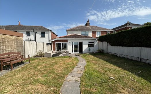 Moss Lane, L40