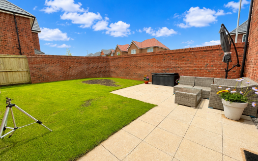 Rochester Drive , L40