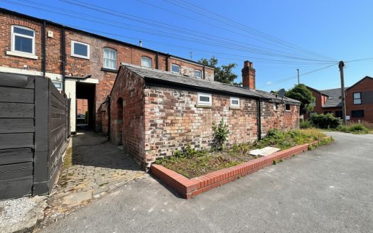 Mart Lane, L40