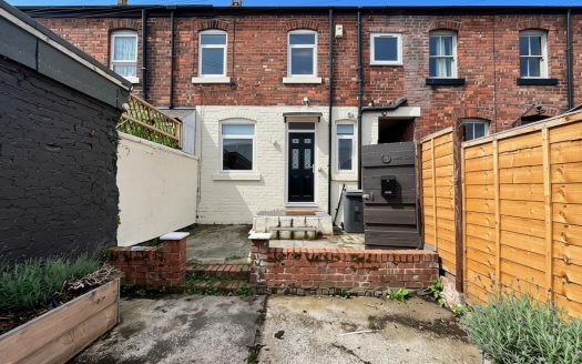 Mart Lane, L40